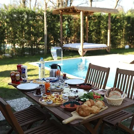 Pyramid * سبانجا