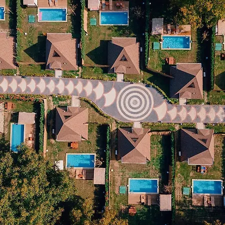 منتجع Pyramid *